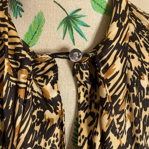 Vintage animal print dress by Stitches Plus, size 14. - Picture 9 of 10